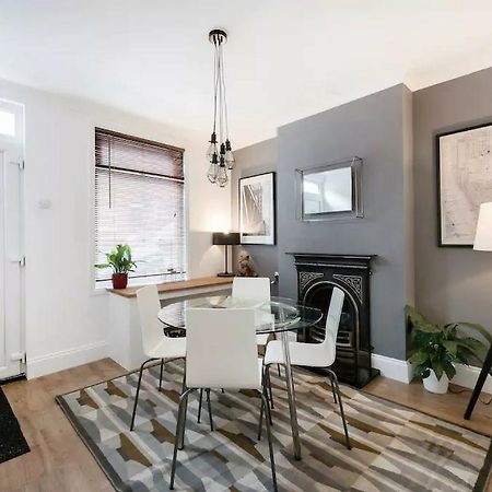 Cambridge House - Modern 2 Bedroom House, Close To Luton Airport & Town Centre المظهر الخارجي الصورة
