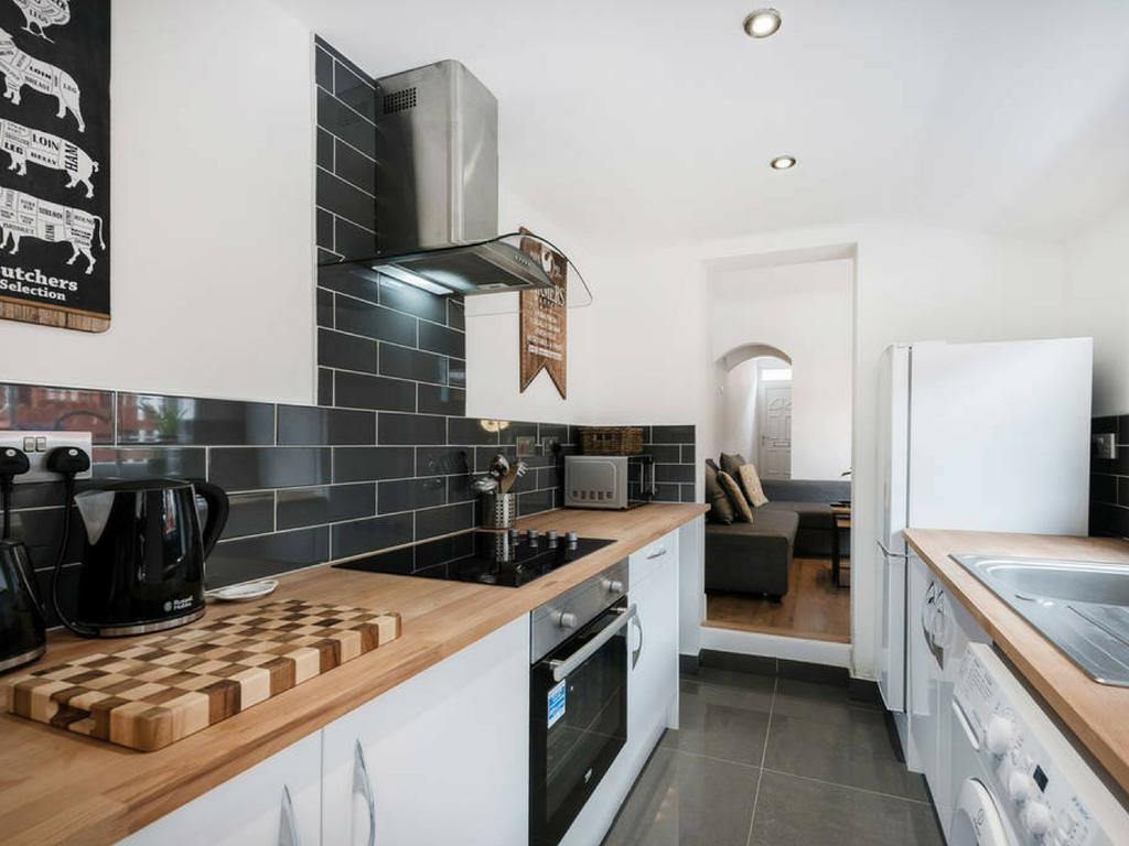 Cambridge House - Modern 2 Bedroom House, Close To Luton Airport & Town Centre المظهر الخارجي الصورة