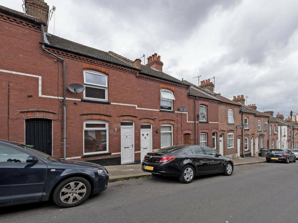 Cambridge House - Modern 2 Bedroom House, Close To Luton Airport & Town Centre المظهر الخارجي الصورة