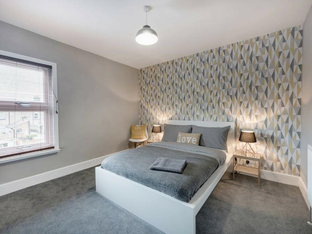 Cambridge House - Modern 2 Bedroom House, Close To Luton Airport & Town Centre المظهر الخارجي الصورة