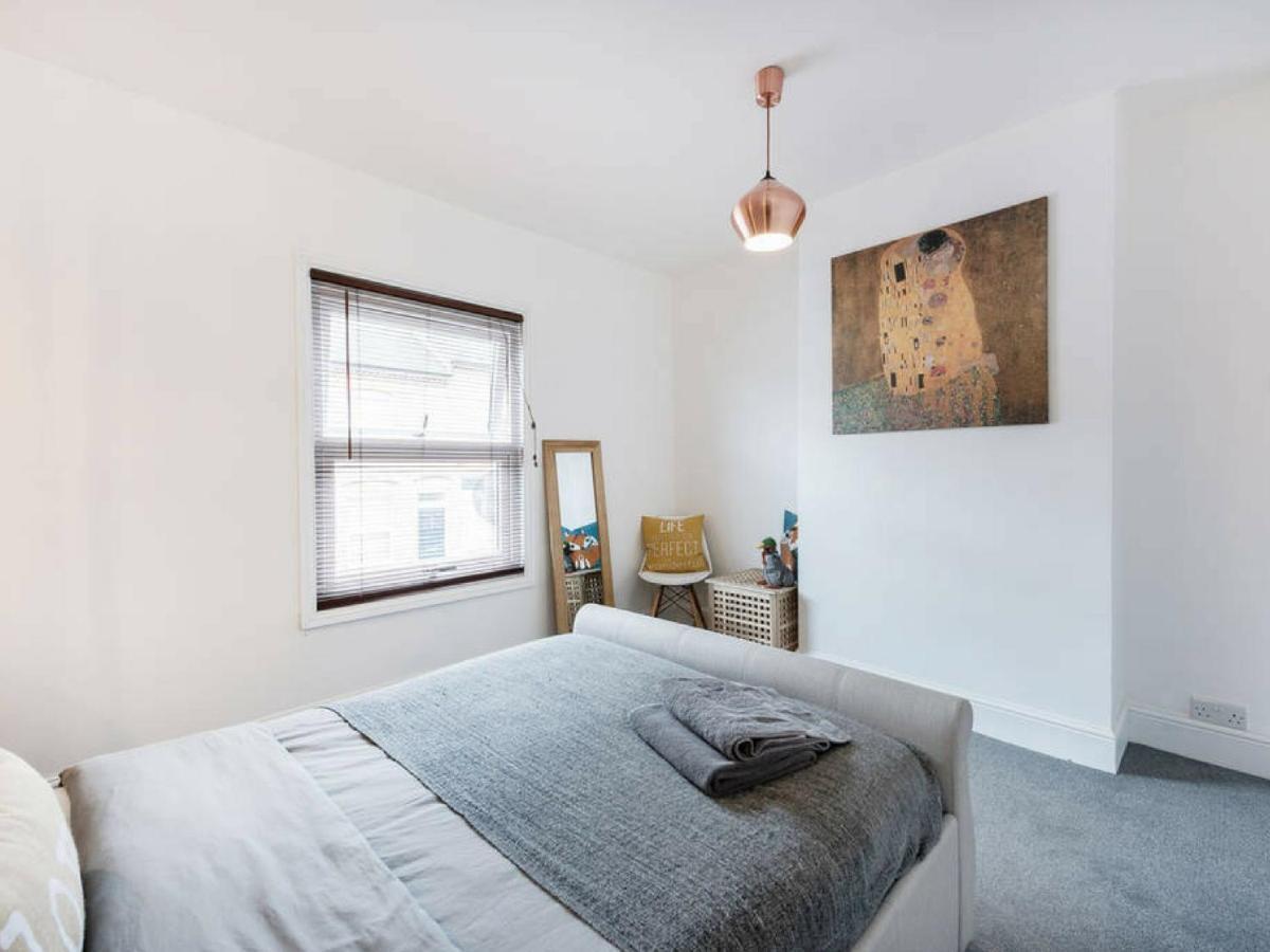 Cambridge House - Modern 2 Bedroom House, Close To Luton Airport & Town Centre المظهر الخارجي الصورة